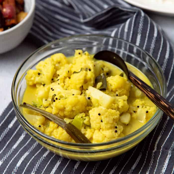 Cauliflower curry square picture.