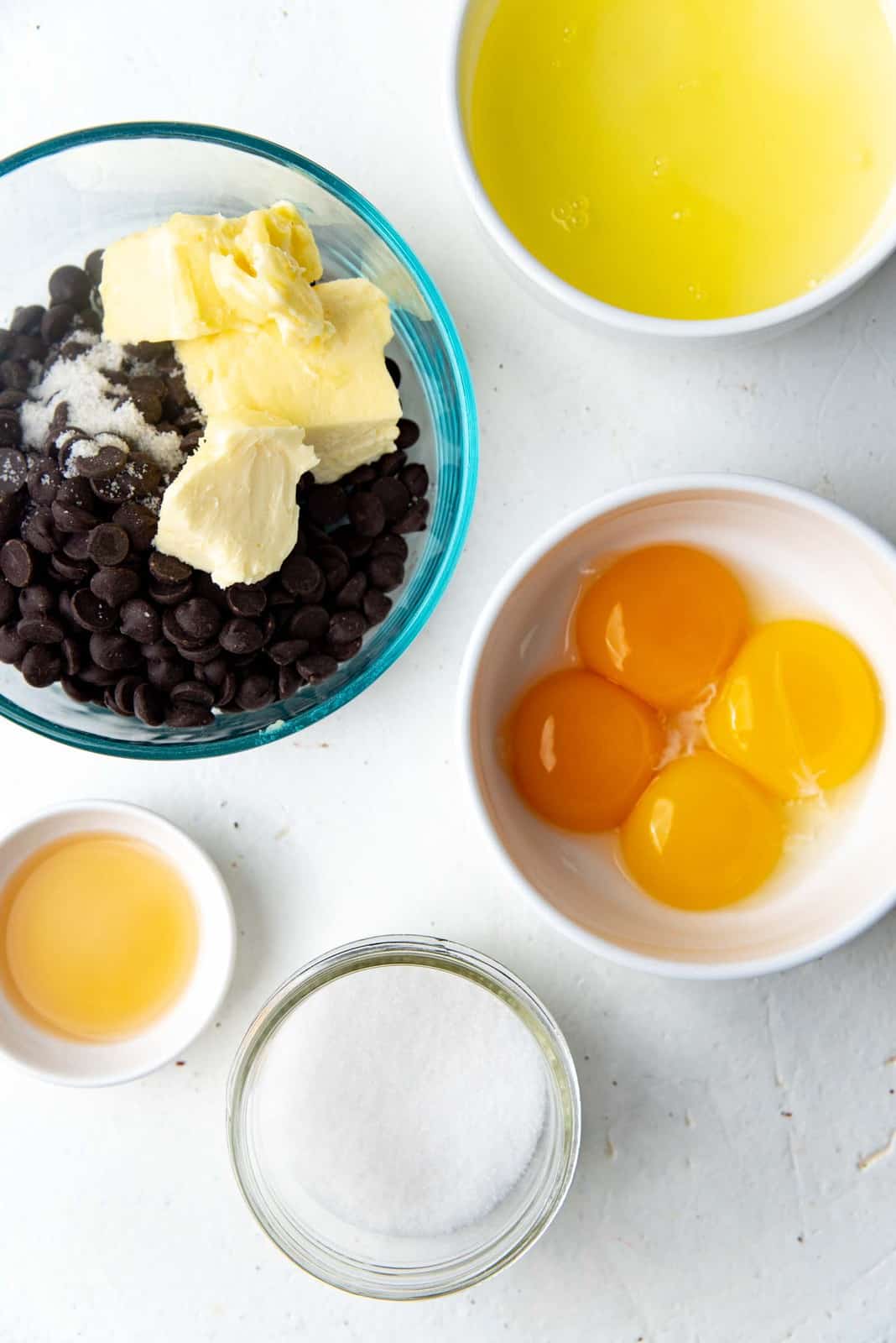 Overhead view of the ingredients needed to make chocolate mousse