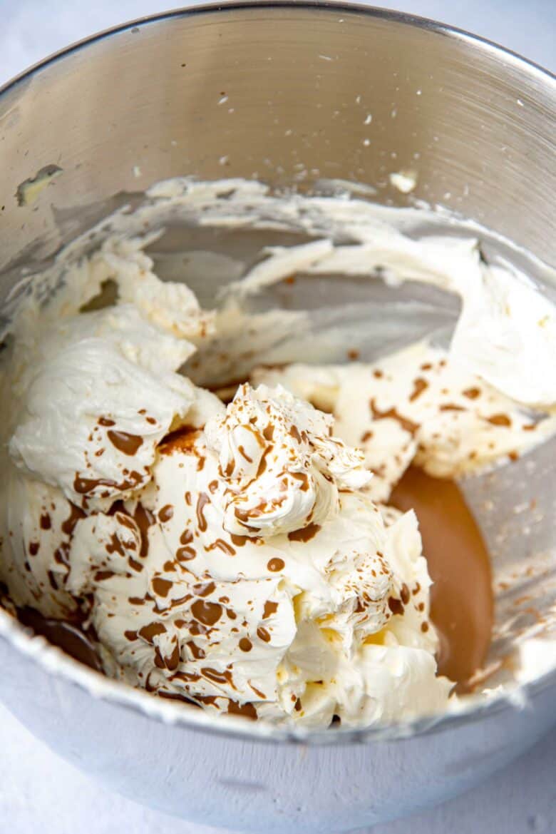 Coffee flavored heavy cream added to the butter in the frosting