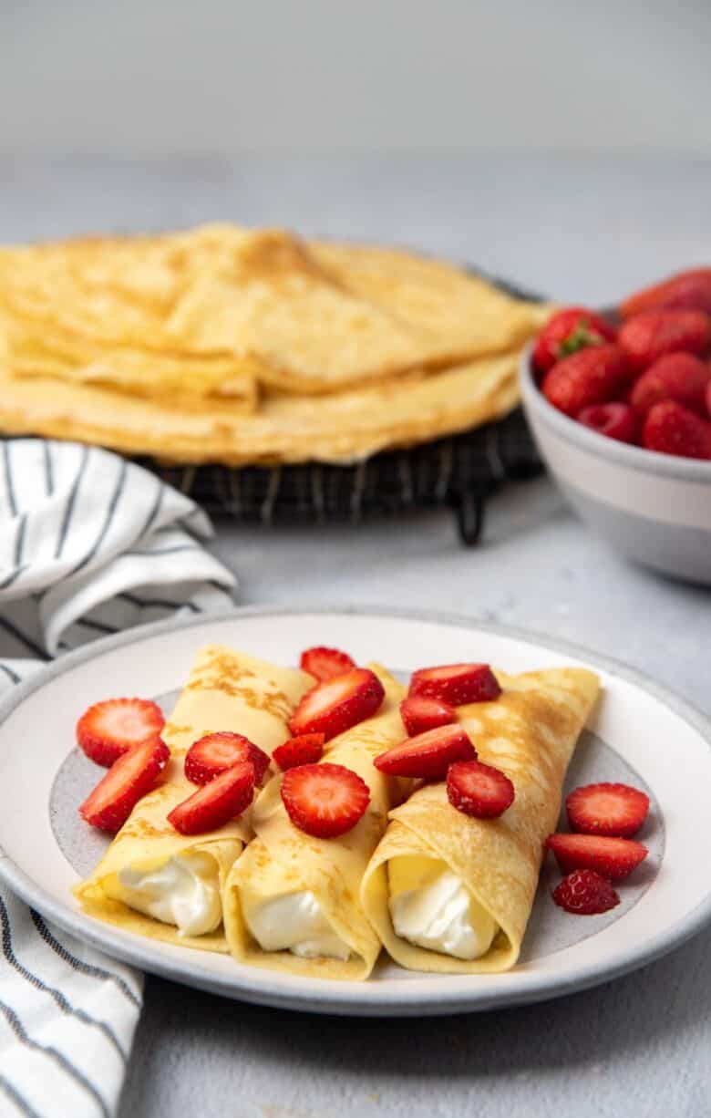 Whipped cream filled basic crepes