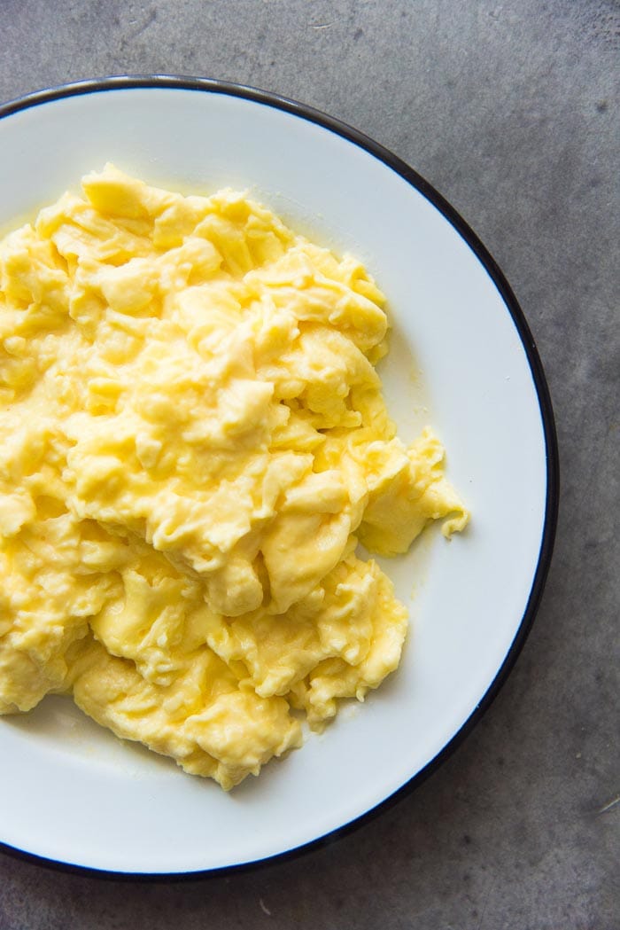 Creamy, fluffy perfect scrambled eggs. These 1 minute scrambled eggs are perfect for weekends or weekdays, because it's ready really fast.
