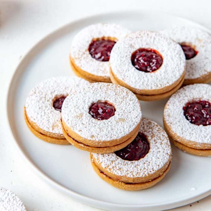 Linzer cookies social media