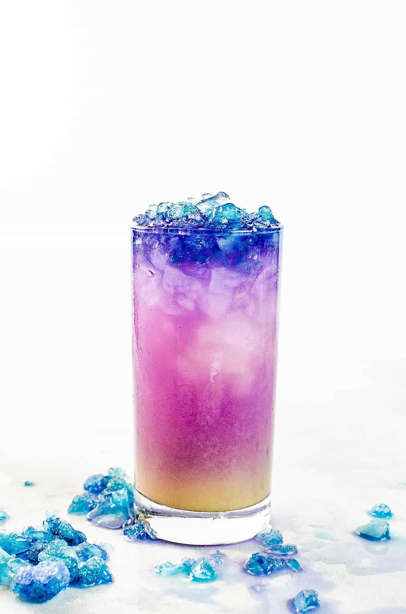 Magical Color Changing Cocktails (Galaxy Cocktails) - Glow in the dark Galaxy Magic Mule - Four incredible Magical Cocktails to make and be inspired to make your own! Wow your friends and family with these fun and unique cocktails made with color changing alcohol. 