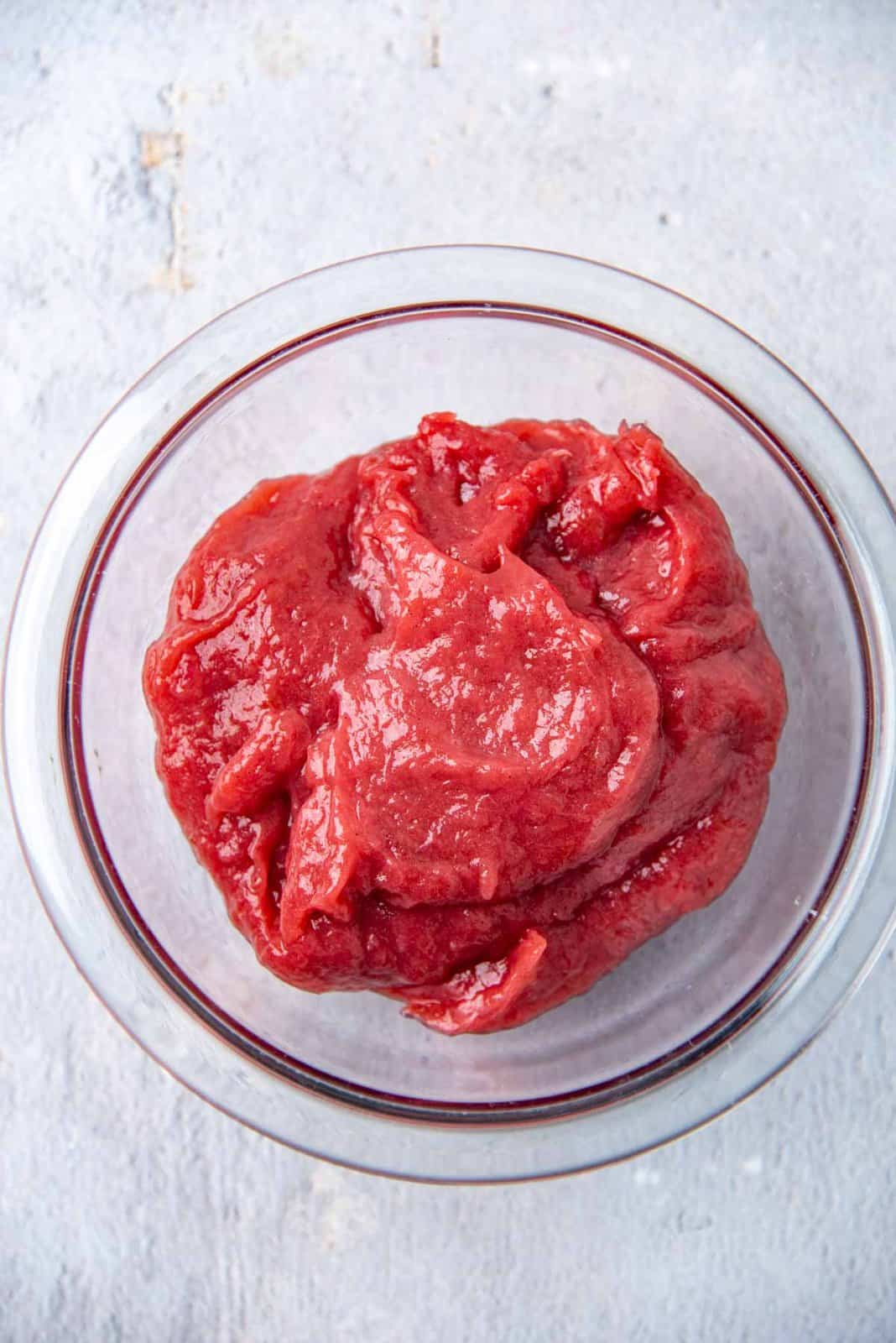 The rhubarb jam filling in a bowl.