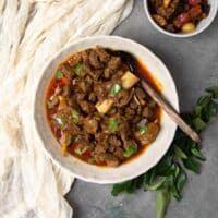 Square image of the mutton curry.