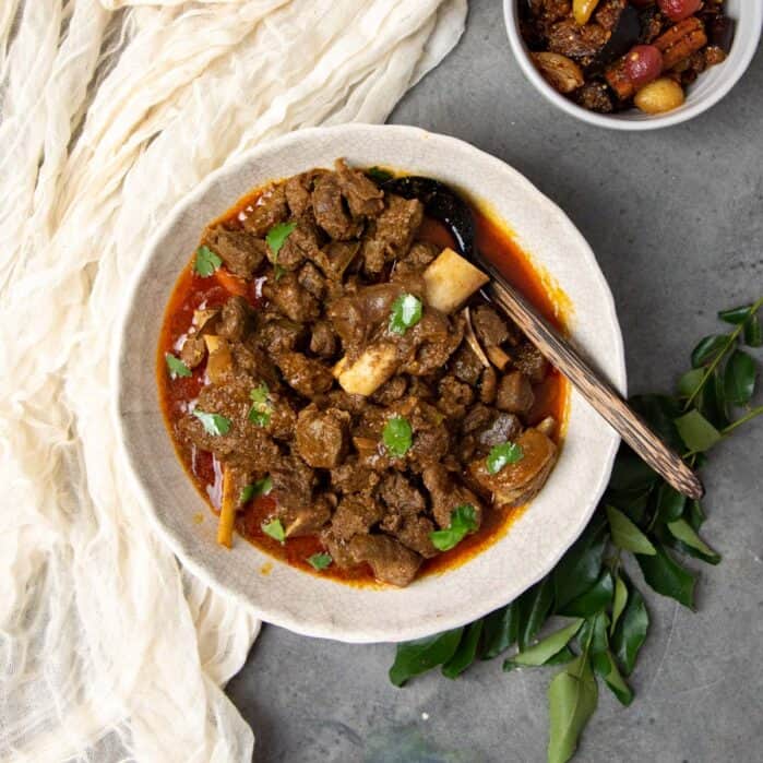 Square image of the mutton curry.