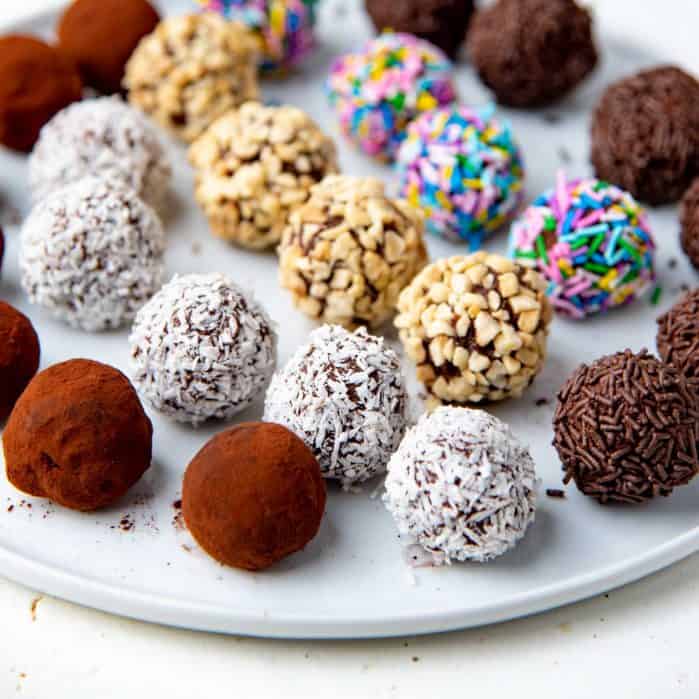 Easy chocolate truffles social media
